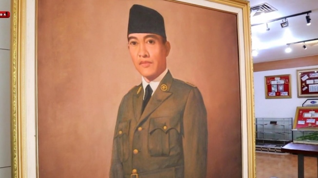 Lukisan Bung Karno berdetak jika dilihat dari samping (YouTube/Diki Pedia)