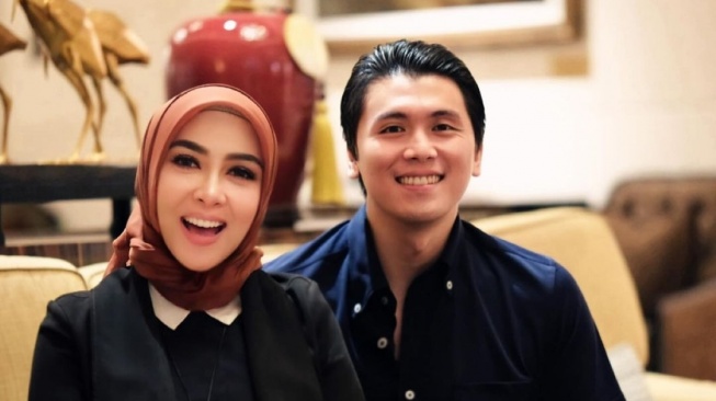 Sahabat Keceplosan Panggil Bumil, Syahrini Diduga Lagi Berbadan Dua