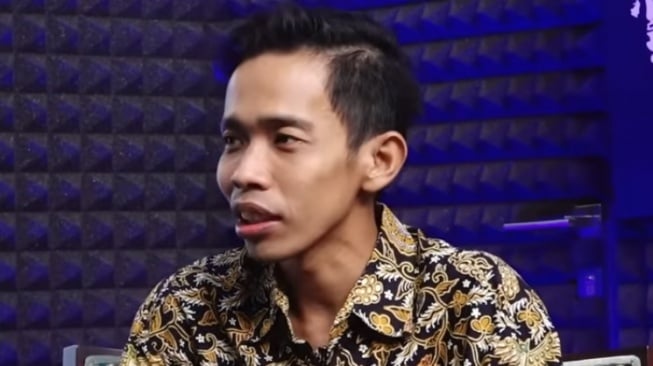 Fakta Menarik Dede Sunandar Nyaleg (YouTube/Abdel Achrian)