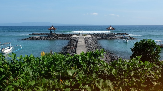 Jadi Tempat Romantis dan Menenangkan, Ini Pesona Bawah Laut Pantai Candidasa