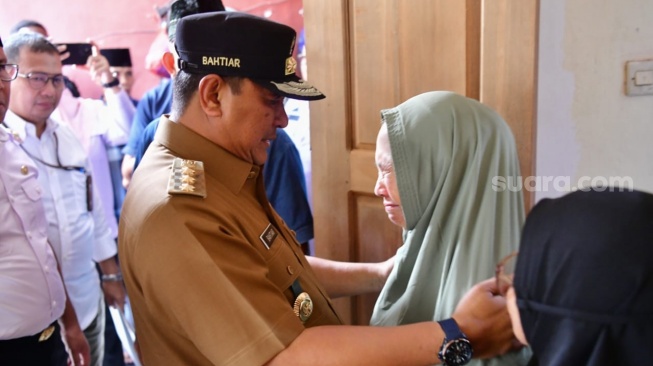 Bahtiar Baharuddin Berkunjung ke Rumah 3 Anggota KPPS Meninggal Dunia di Makassar