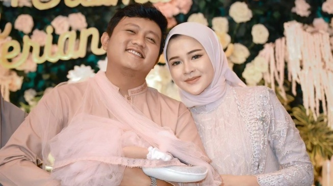 Denny Caknan dan Bella Bonita Gelar Acara Aqiqah Mewah,  Bingkisan Untuk Tamu Undangannya Jadi Sorotan