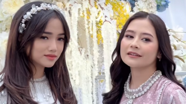 Fuji dan Prilly Menjadi Model Brand Modest Wear (Instagram)