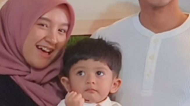 Potret Syaki Anak Nadya Mustika dan Rizki DA (Instagram/@baihaqqi_syaki_ramadhan)