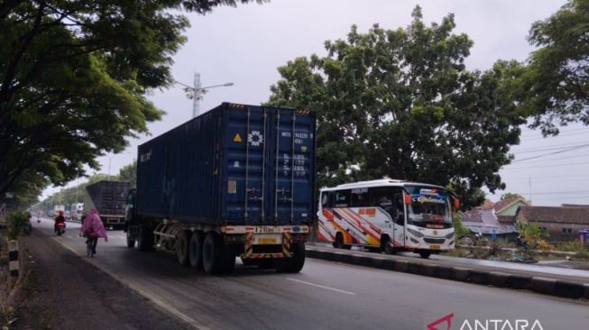 Jalur Pantura Demak-Kudus Terapkan Sistem Buka Tutup Dampak Banjir Parah