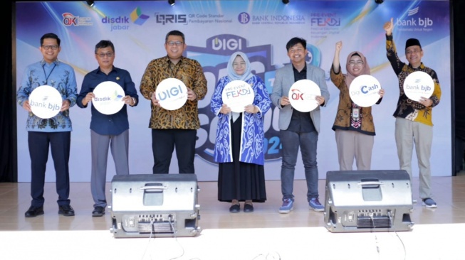 Dorong Cashless Society, bank bjb DIGI Goes to School Hadir di SMK Negeri 1 Cirebon