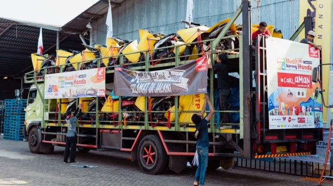 Motor kesayangan pun akan diantar balik dan mudik secara aman oleh PT Astra Honda Motor, dan tahun ini kuota ditambah [PT Astra Honda Motor]