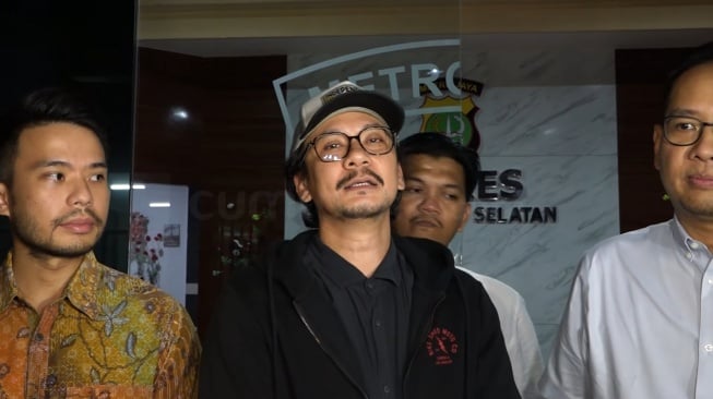 8 Pesona Yakup Hasibuan yang didaulat jadi pengacara anak Vincent Rompies (YouTube/Cumicumi)