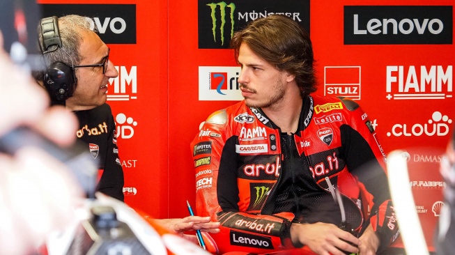 Nicolo Bulega (Aruba.it Racing – Ducati) mengamankan posisi kedua dalam free practice 1 dan 2 menjelang WSBK Australia 2024 [WSBK Press Office]