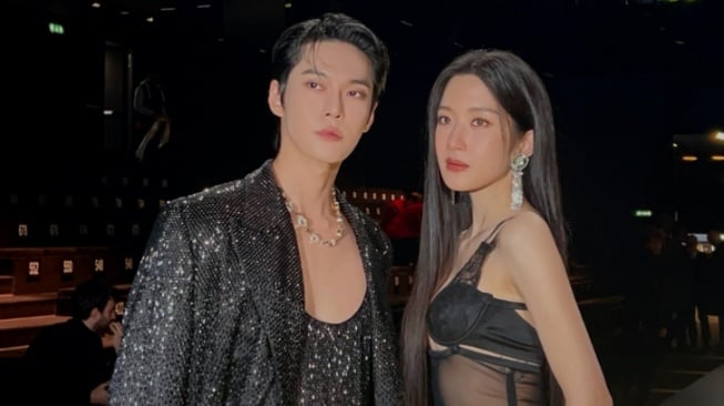 Tuai Pujian, Doyoung NCT Lakukan Ini ke Moon Ga Young di Event Fashion Week