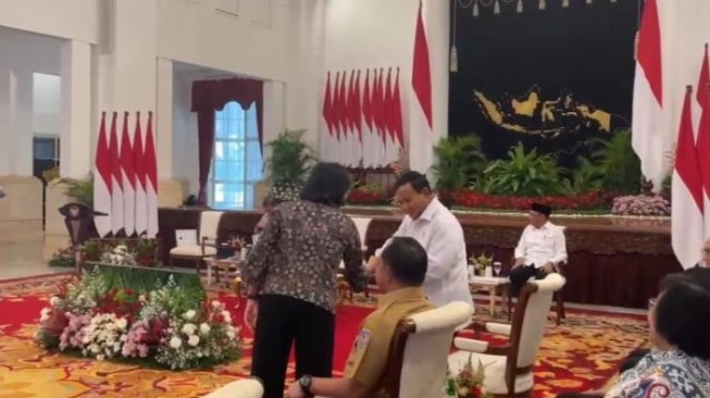 Sebut Pengaruh Jokowi Bikin Sri Mulyani-Prabowo Salaman, Pengamat: Isu Miring Langsung Rontok!