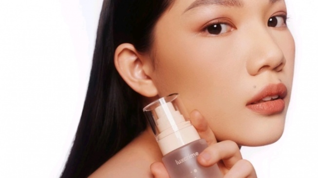 3 Rekomendasi Setting Spray Bikin Makeup Awet Tahan Lama