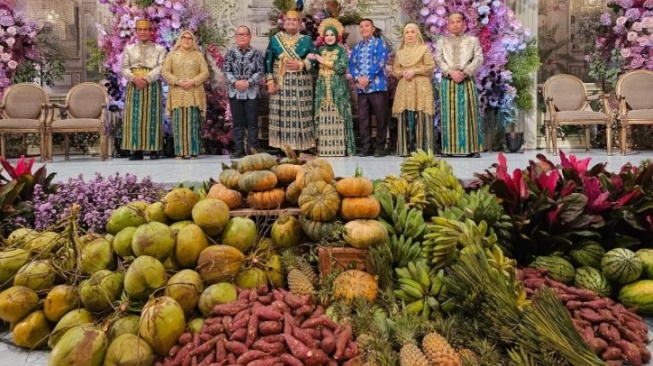 Viral Pesta Pernikahan Anak Menteri Pertanian Banjir Buah Durian