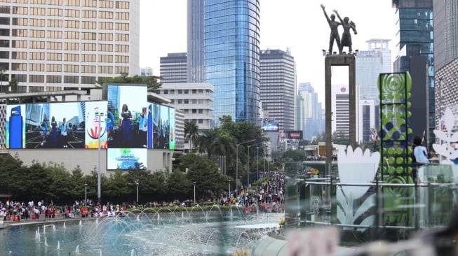 Kolaborasi Astra bersama grup musik GAC di Halte Transjakarta Bundaran HI Astra, Jakarta, guna menghibur masyarakat Jakarta yang sedang mengikuti kegiatan Car Free Day (25/2/2024) [Astra]