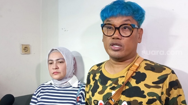 Uya Kuya dan Astrid Kuya saat ditemui di kawasan Kebayoran Baru, Jakarta Selatan, Senin (26/2/2024) [Suara.com/Tiara Rosana]