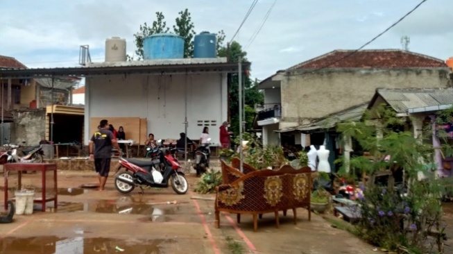 Tidak Semua Korban Banjir di Perumahan Glora Persada Terima Bantuan