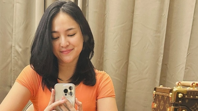 Marshanda dengan rambut hitam (instagram)