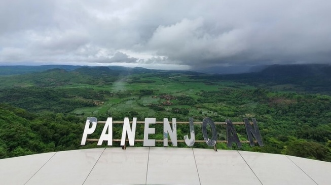 Tebing Panenjoan, Saksikan Panorama Alam Sukabumi dari Atas Ketinggian