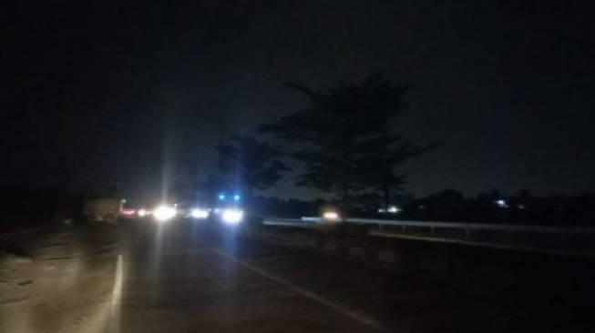 PJU di JLS Cilegon Padam, Jalan Gelap Gulita dan Rawan Kecelakaan