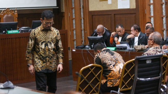 Terdakwa Mantan Menteri Pertanian Syahrul Yasin Limpo (SYL) saat menjalani sidang dakwaan di Pengadilan Tipikor, Jakarta, Rabu (28/2/2024). [Suara.com/Alfian Winanto]