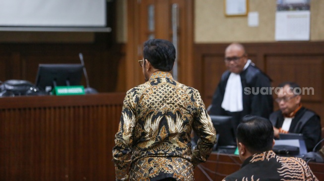 Terdakwa Mantan Menteri Pertanian Syahrul Yasin Limpo (SYL) saat menjalani sidang dakwaan di Pengadilan Tipikor, Jakarta, Rabu (28/2/2024). [Suara.com/Alfian Winanto]