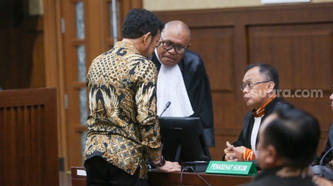 Terdakwa Mantan Menteri Pertanian Syahrul Yasin Limpo (SYL) saat menjalani sidang dakwaan di Pengadilan Tipikor, Jakarta, Rabu (28/2/2024). [Suara.com/Alfian Winanto]