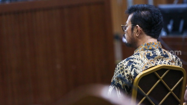 Terdakwa Mantan Menteri Pertanian Syahrul Yasin Limpo (SYL) saat menjalani sidang dakwaan di Pengadilan Tipikor, Jakarta, Rabu (28/2/2024). [Suara.com/Alfian Winanto]