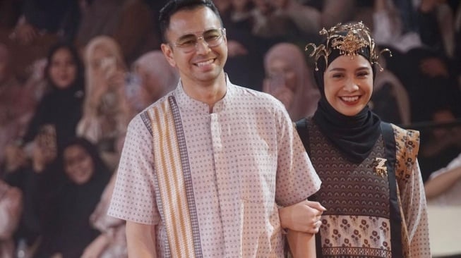 Nagita Slavina dan Raffi Ahmad Kenakan Salah Satu Koleksi Baju Lebaran Rancangan Zaskia Sungkar (Instagram)