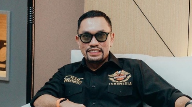 Ahmad Sahroni dikenal sebagai Crazy Rich Tanjung Priok [tangkapanlayar/ahmadsahroni]
