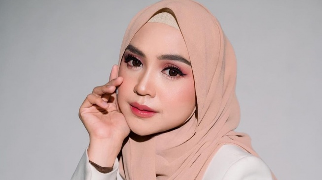 Ria Ricis Sebut Istri Wajib Cek HP Suami, Sindir Teuku Ryan?