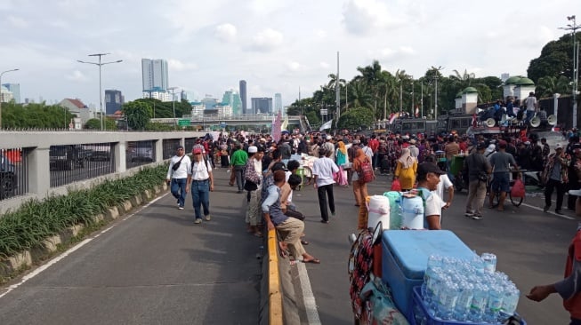 Ruas Jalan di Depan Gedung DPR Ditutup, Imbas Aksi Demo Tolak Hasil Pemilu