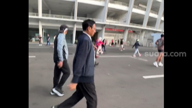 Cawapres nomor urut tiga, Mahfud MD jogging di SUGBK. (tangkapan layar/Instagram)