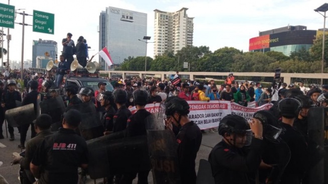 Massa Aksi Demo Tolak Hak Angket di DPR Dapat Kawalan Polisi