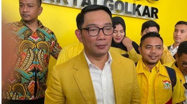 Survei Membuktikan Ridwan Kamil 'Macan' Pilgub Jabar, Dedi Mulyadi Nggak Ada Apa-apanya