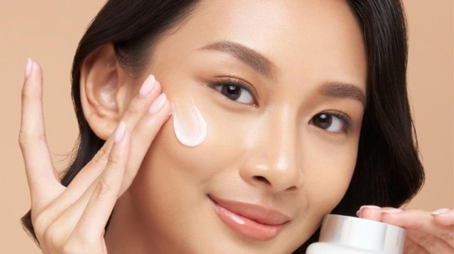 3 Rekomendasi Pelembab Anti Aging yang Aman untuk Bumil dan Busui