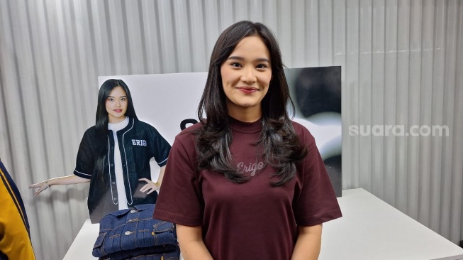 Ashel JKT48 ditemui di Pamulang, Tangerang Selatan pada Sabtu (2/3/2024) [Suara.com/Rena Pangesti]