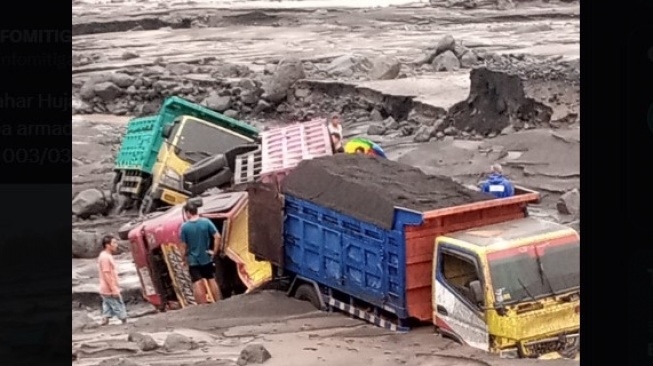 Cerita Warga Ketika Banjir Lahar Dingin Gunung Marapi Menghantam Bukik Batabuah