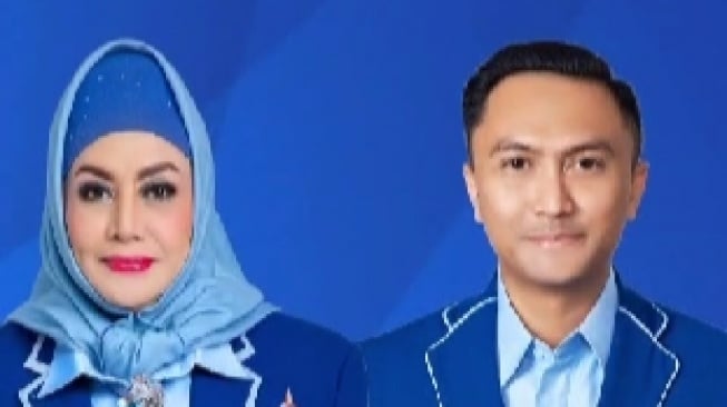 Caleg Partai Demokrat untuk Dapil DKI Jakarta II, Melani Leimena Suharli (kiri) dan caleg DPRD DKI Jakarta nomor urut 1 di dapil DKI Jakarta 7 Ali Muhammad Johan (kanan) dilaporkan ke Bawaslu Jakarta Selatan atas dugaan bagi-bagi uang saat masa tenang kampanye Pemilu 2024. [tangkap layar]