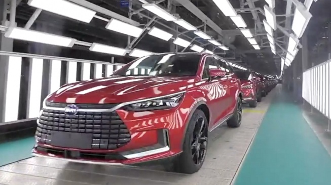 BYD Siapkan Mobil Listrik Baru di GIIAS 2024, Konsumen Masih Keluhkan Belum Dapat Unit