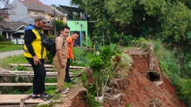 Ancaman Banjir Menghantui 16 RW di Bogor, Tanggul Sungai Cileungsi Amblas