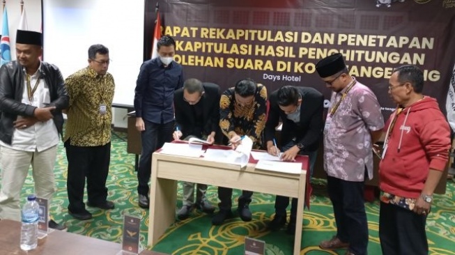 Saksi AMIN dan Ganjar-Mahfud Tolak Tanda Tangan Rekapitulasi KPU Tangerang, Tuding Pemilu 2024 Banyak Kecurangan