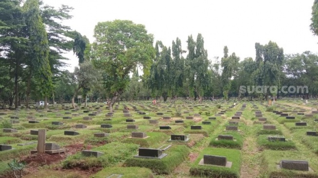 Tempat Pemakaman Umum (TPU) Pondok Rangon, Cipayung, Jakarta Timur. (Suara.com/M Iqbal)