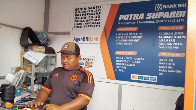 Kisah Agen BRILink di Semarang, Singgih Bisa Bantu Tetangganya Kirim Uang hingga Cairkan Bantuan Pemerintah