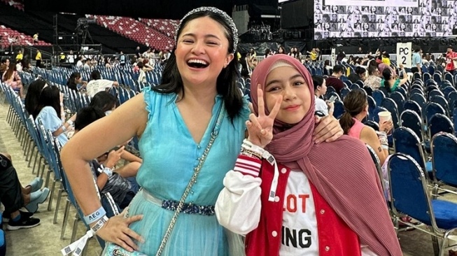 Gaya Artis Nonton Konser Taylor Swift di Singapura (Instagram/@marshanda99)