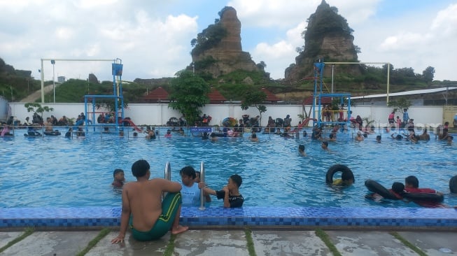 Perjalanan Bukit 'Brown Canyon Semarang' dari Wisata Instagramable Kini Jadi Kolam Renang