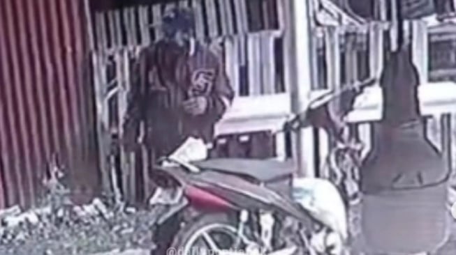 Viral Video Bapak-Bapak di Kubu Raya Curi Beras 1 Karung, Buntut Harga Beras Mahal?