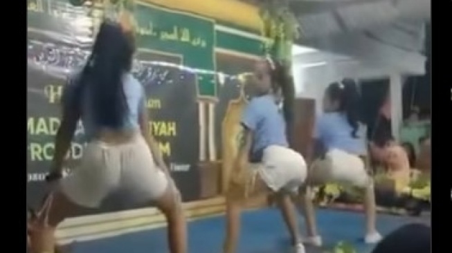 Viral Joget Tak Senonoh di Acara Imtihan Madrasah, Publik Geram: Kok Diizinkan