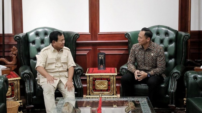 Menteri ATR/BPN Agus Harimurti Yudhoyono atau AHY saat menemui Menteri Pertahanan atau Menhan, Prabowo Subianto di Kementerian Pertahanan, Jakarta Pusat, Selasa (5/3/2024). [IG @agusyudhoyono]