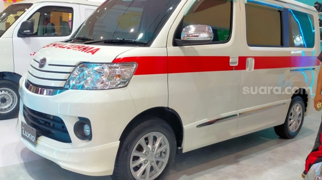 Ambulans minivan GranMax di area GIICOMVEC 2024 [Suara.com/CNR ukirsari]