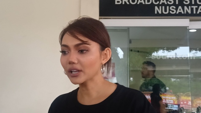 Rina Nose ditemui di Cawang, Jakarta Timur pada Rabu (6/3/2024) [Suara.com/Rena Pangesti]